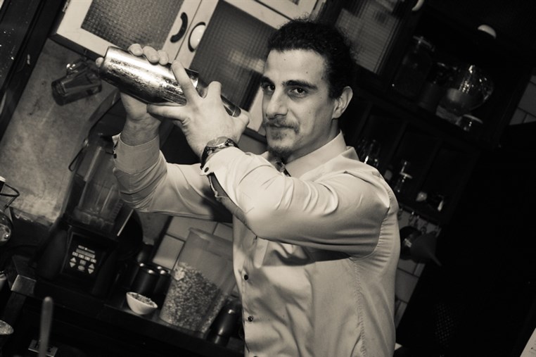 Bistrobar Live Hamra On Friday Night